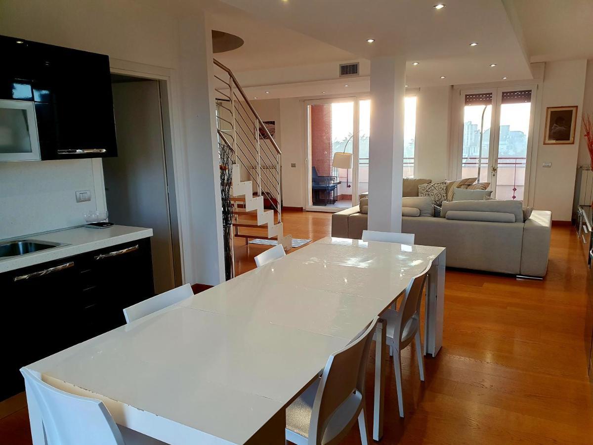 Penthouse Suite - Skyline View Busto Arsizio Zewnętrze zdjęcie